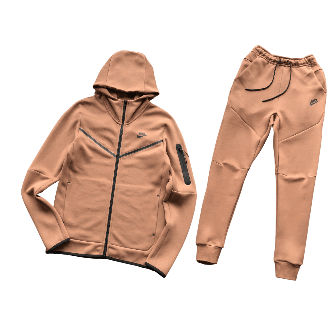 TECH FLEECE – BROWN CARAMEL 2025